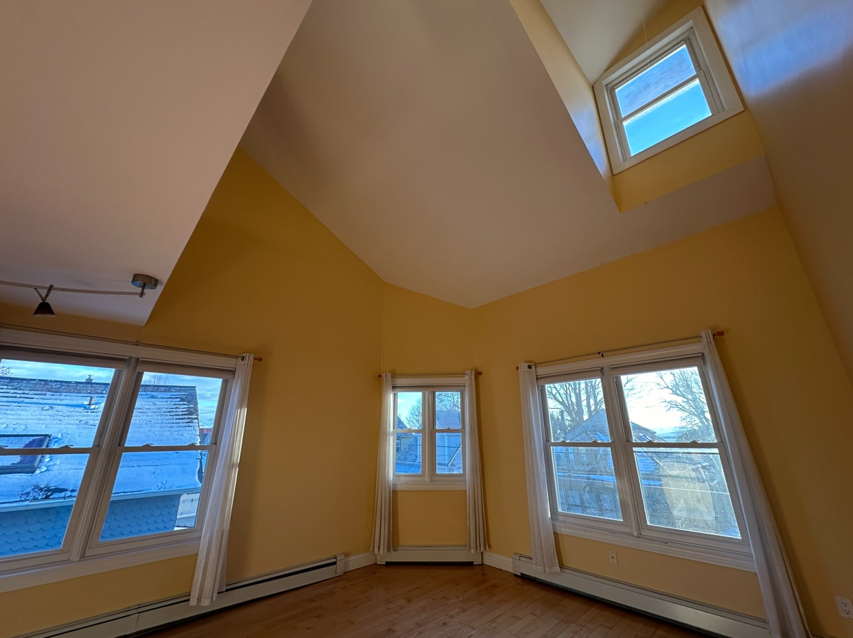 LIVINGROOM - 62 Lakeview Ter