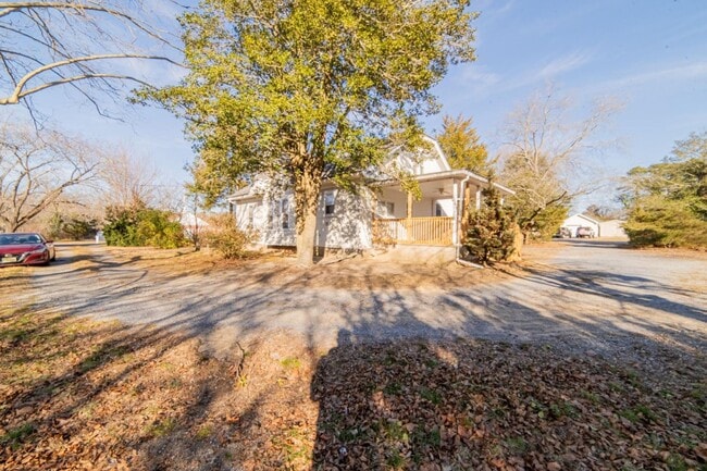 Building Photo - Beautifully refreshed 4-bedroom, 2-bath home in Millville