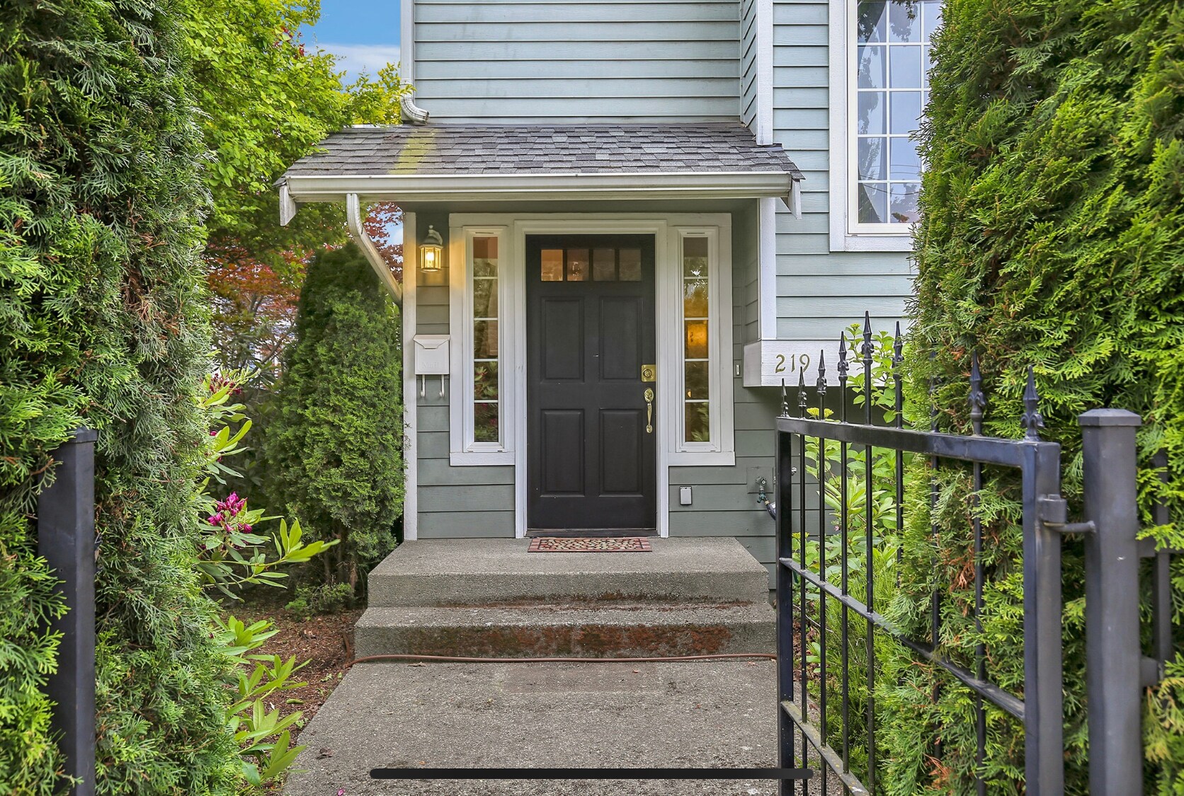 Building Photo - 219 23rd Ave