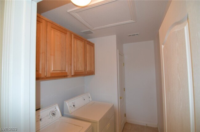 Building Photo - 2290 Bull Lake Dr