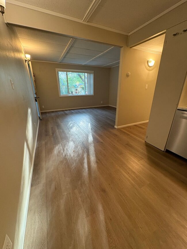 Building Photo - AI - 05 - Avon St