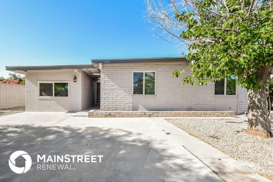 Primary Photo - 1735 E Warren Pl