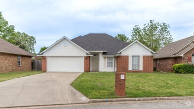 Building Photo - *Move-In Special* Beautiful 3 Bed, 2 Bath ...