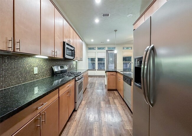 Building Photo - 95 Aventura Pl