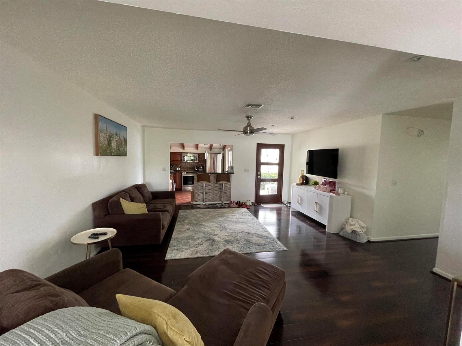 Building Photo - 208 Sims Creek Dr