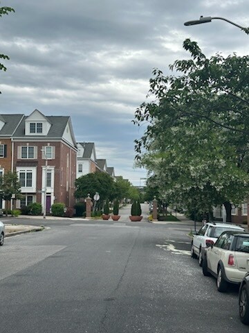 Building Photo - 910 Ramsay St