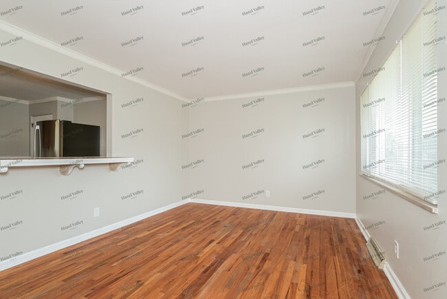 Building Photo - 1835 Shirlene Dr