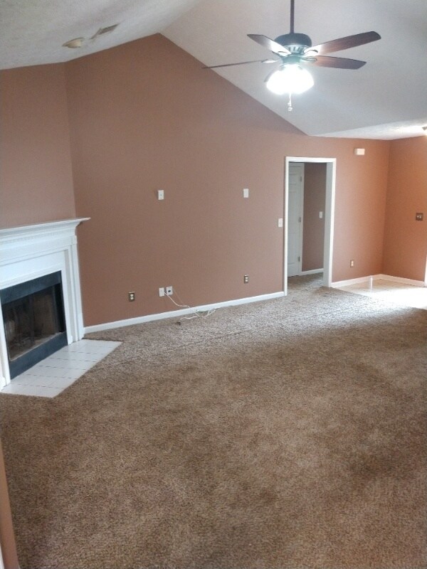 Building Photo - 225 Apple Valley Rd
