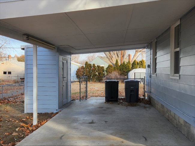 Building Photo - 320 Cullum Ave