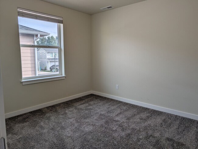 Building Photo - 626 Stacey Pl