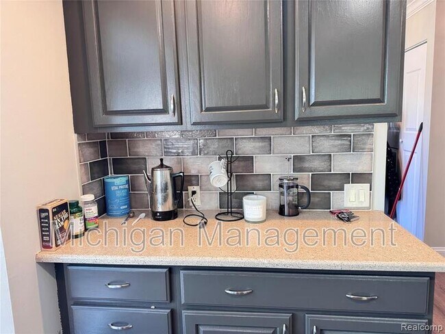 Building Photo - 5203 Forestdale Ct