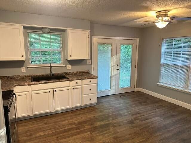 Building Photo - 4045 Brookcrest Dr