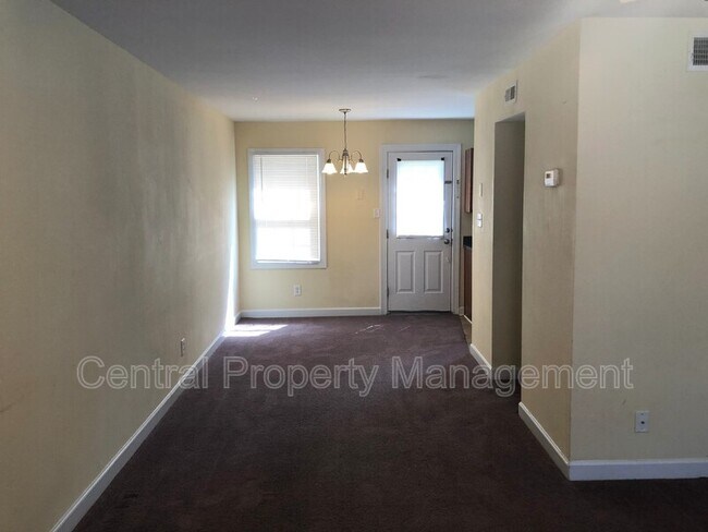 Building Photo - 112 Silver Brook Dr