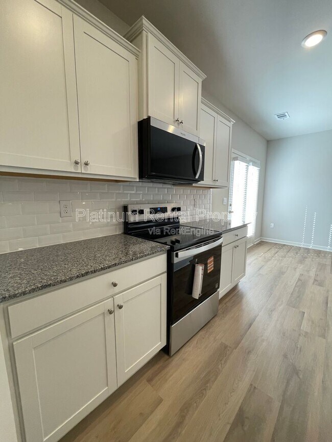 Building Photo - 56 Rustin Rdg