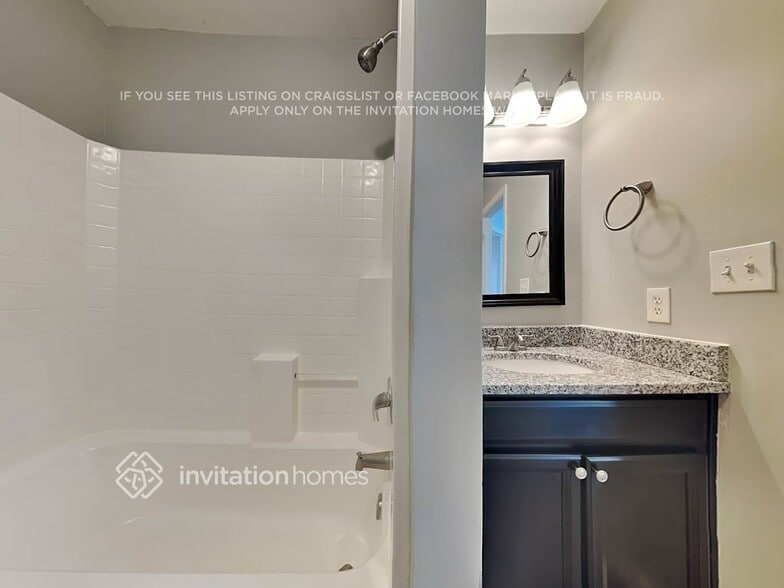 Building Photo - 12122 Stewarts Crossing Dr