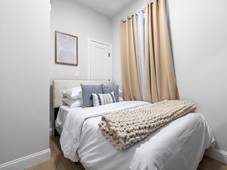 Building Photo - 566 Dorchester Ave