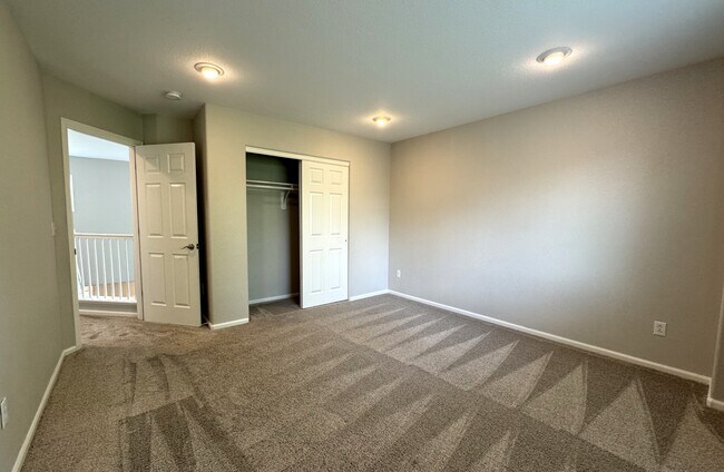 Building Photo - 2390 Broadleaf Loop