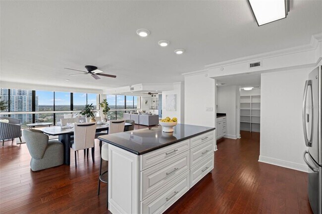 Building Photo - 3301 Bayshore Blvd