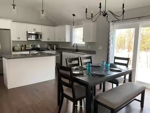 Building Photo - 364 Buxton Rd