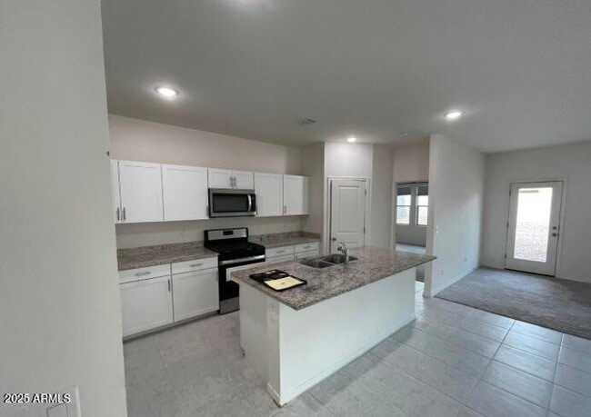 Building Photo - 19142 W Elm St