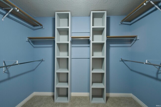 Building Photo - 625 Perolla Dr