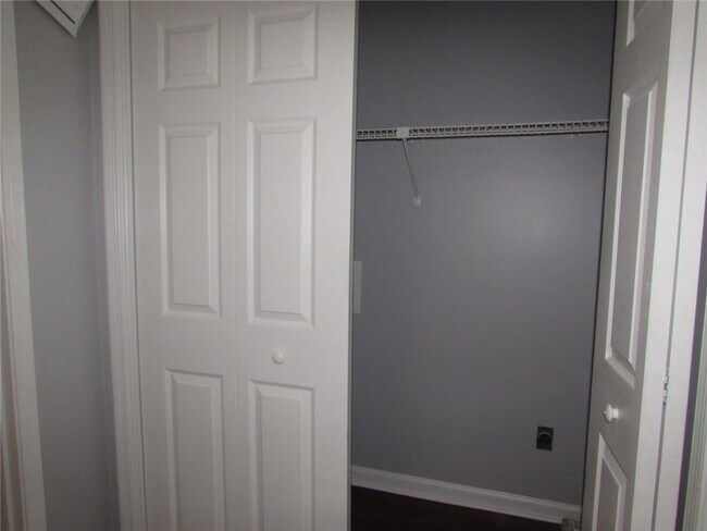 Building Photo - 1716 Twin Brooks Dr SE