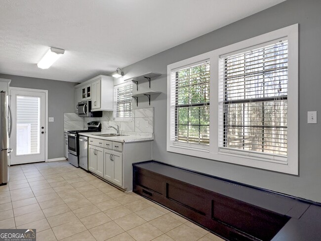 Building Photo - 410 Invector Ct