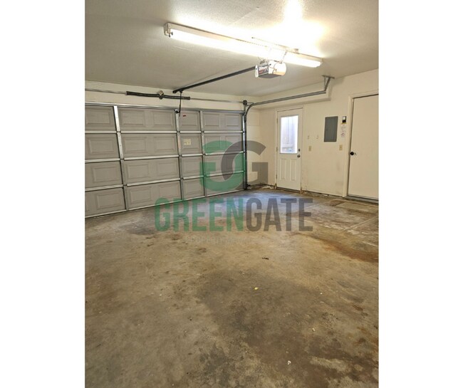 Building Photo - 3557 Claremont Ave