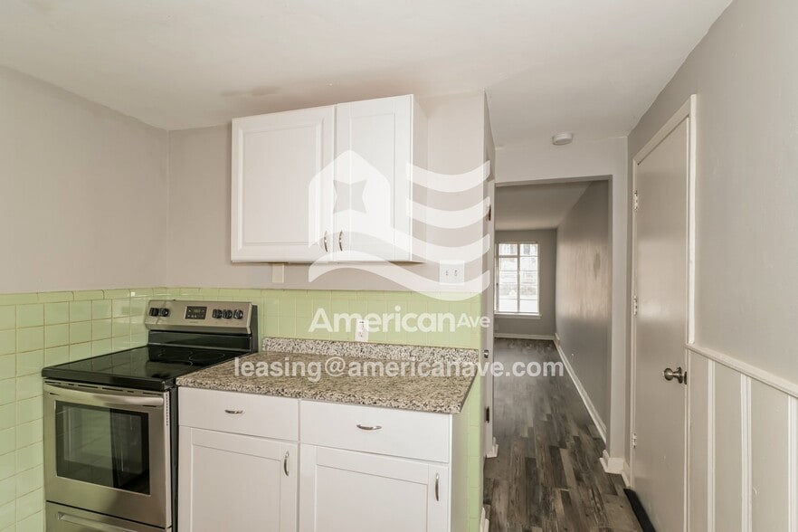 Building Photo - 6949 Pasadena Blvd