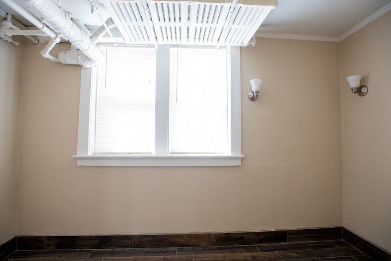 Building Photo - 1704 E Locust St