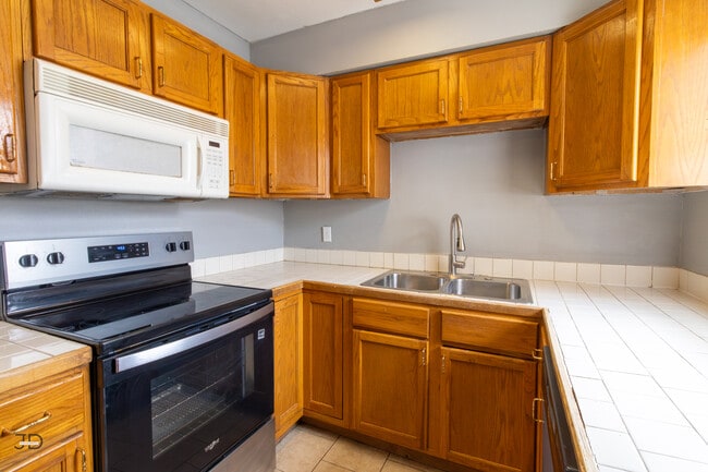 Building Photo - 1708 Cimarron Trail