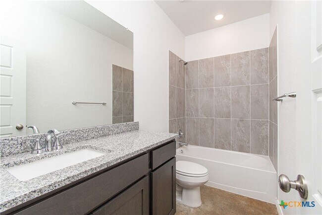 Building Photo - 3903 American Elm Dr