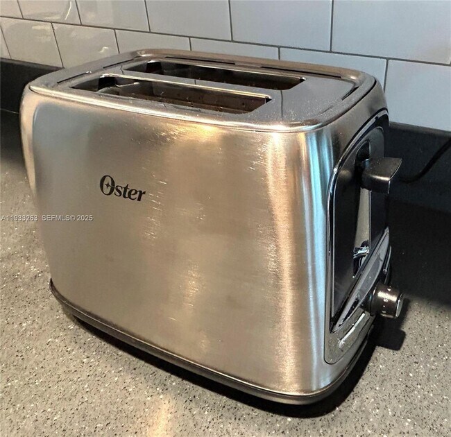 Building Photo - 1035 Euclid Ave