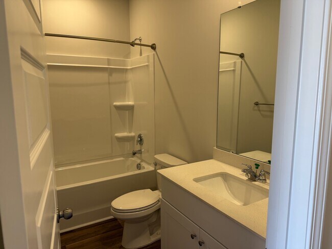 Building Photo - 1033 Arborwood Ln SW