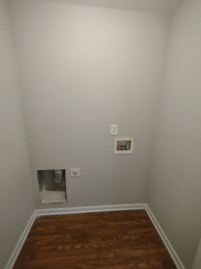 Building Photo - Pristinel Ranch Style Home located in the ...