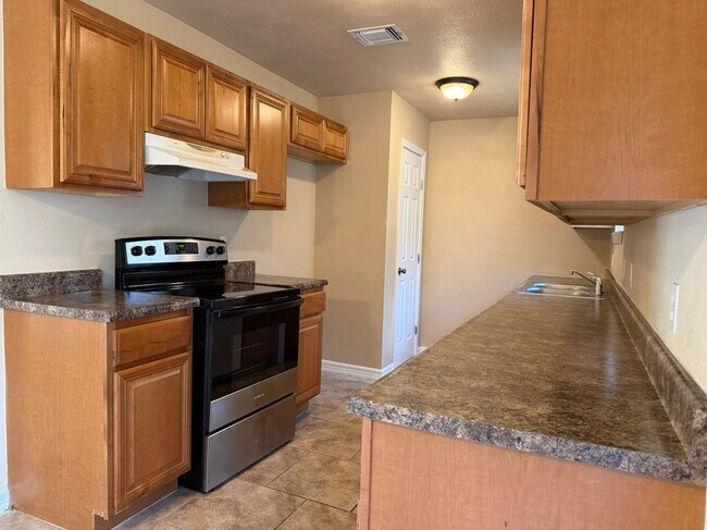 Building Photo - 9606 Shady Tree Ln