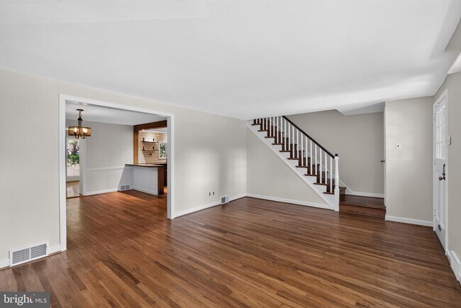 Building Photo - 216 Huron Ave