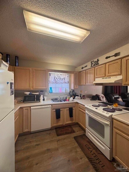 Building Photo - 4045 Glenway Dr