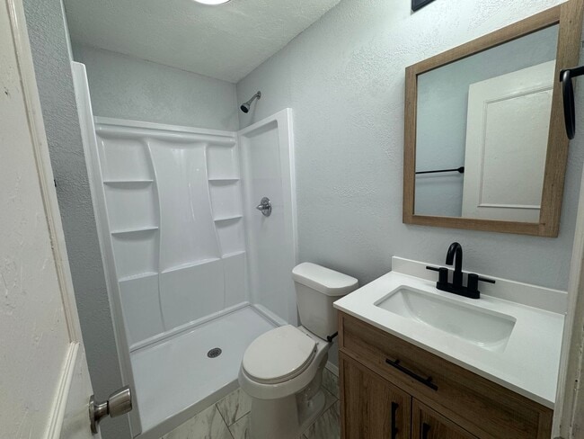 Building Photo - 200 0ff before Jan 1!  3 bed ,2 brand new bathrooms, ready for move in, in Moore Schools!