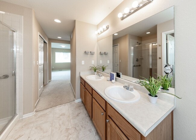 Building Photo - Charming 3 Bed, 2.5 bath in Northgate in D20