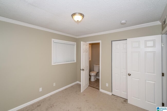 Building Photo - 1309 Lake Ln NE