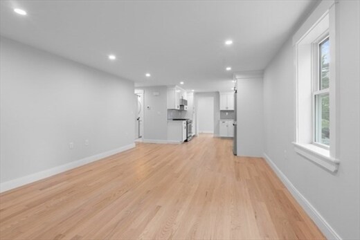 Building Photo - 22 James St