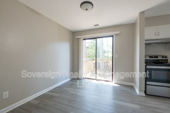 Building Photo - 580 Downing St