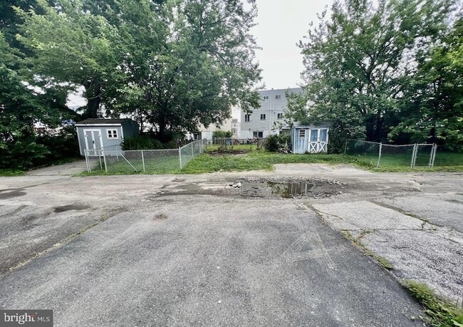 Building Photo - 937 Grant Rd