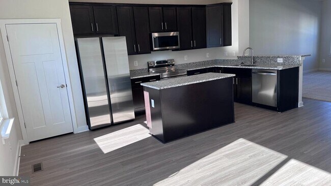 Building Photo - 62 Trotting Rd