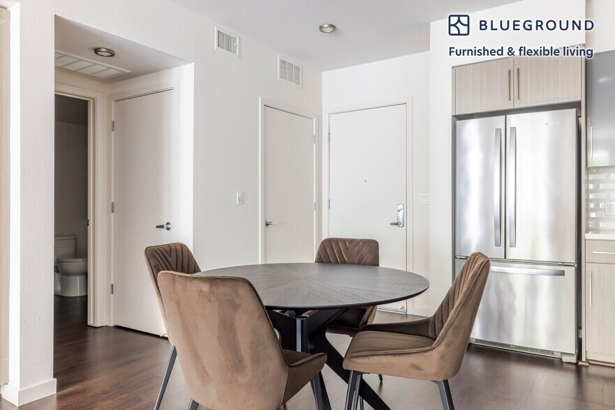 Building Photo - 650 E Capitol Ave