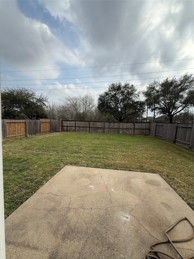 Building Photo - 23603 Legacy Oak St