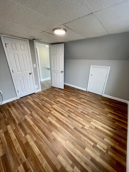 Building Photo - 58 Houghton St