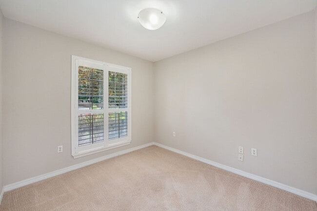 Building Photo - Updated Home in Bluewater Bay!