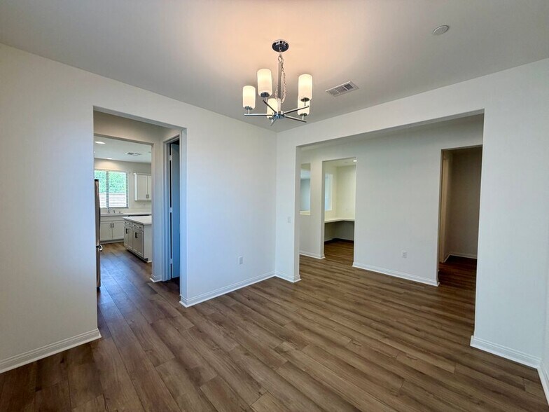 Building Photo - 21624 Thomas Ct